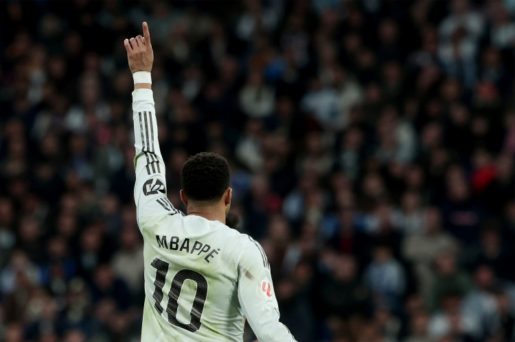 记者：姆巴佩将随队出征曼城，劳尔·阿森西奥因伤缺阵